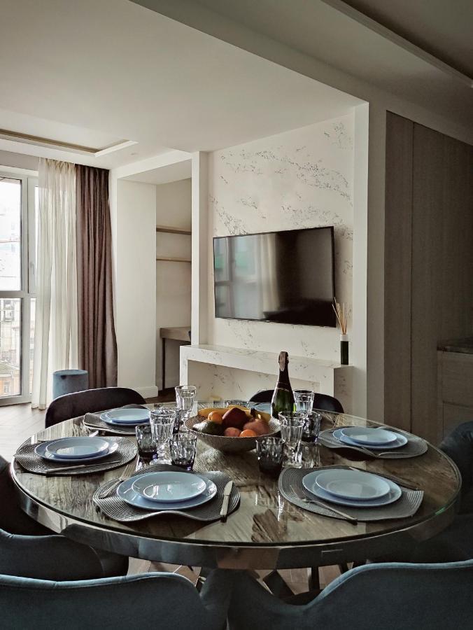 Modern Classic 2 Bedroom Apartment Near Most City Dnipro Eksteriør bilde