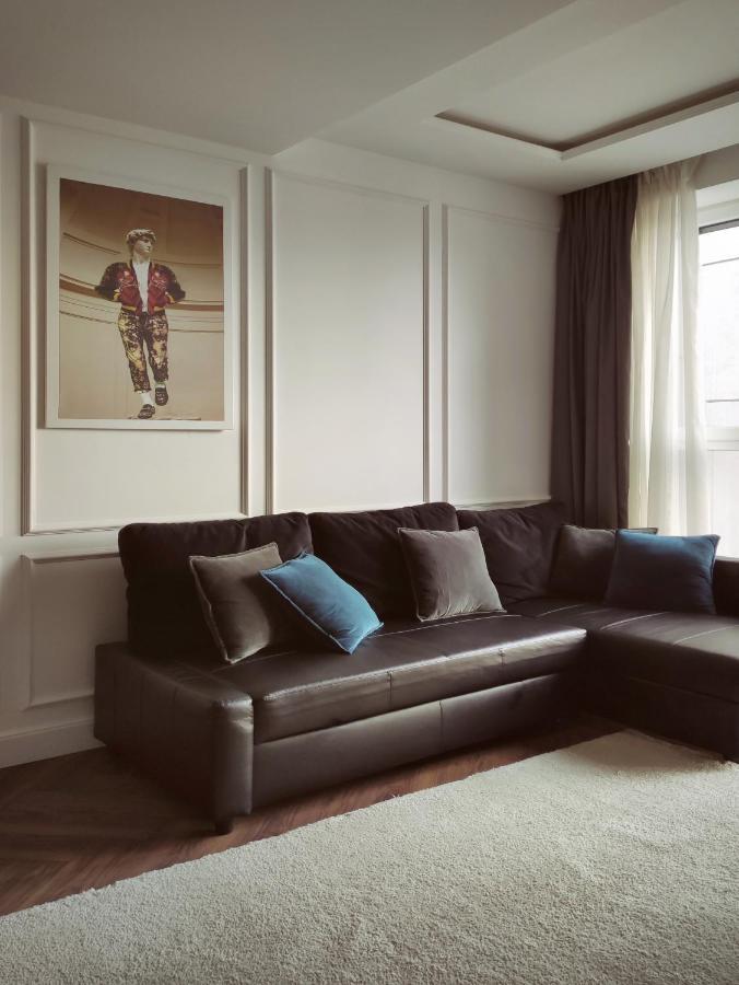 Modern Classic 2 Bedroom Apartment Near Most City Dnipro Eksteriør bilde