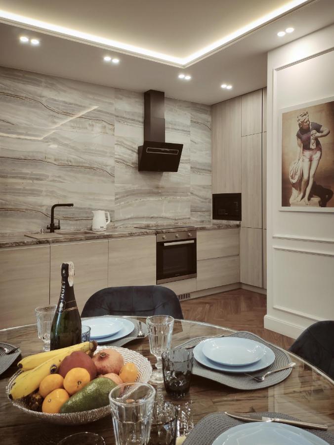 Modern Classic 2 Bedroom Apartment Near Most City Dnipro Eksteriør bilde