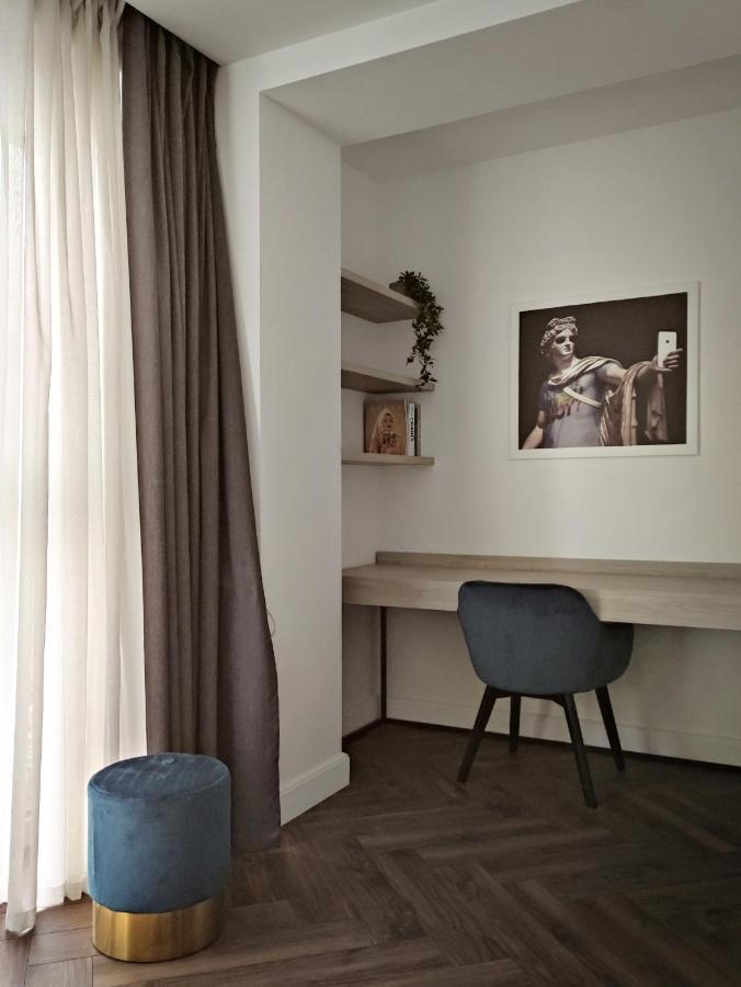 Modern Classic 2 Bedroom Apartment Near Most City Dnipro Eksteriør bilde