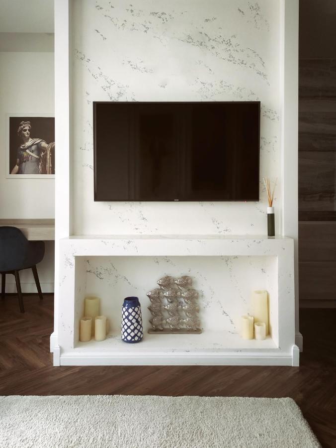 Modern Classic 2 Bedroom Apartment Near Most City Dnipro Eksteriør bilde